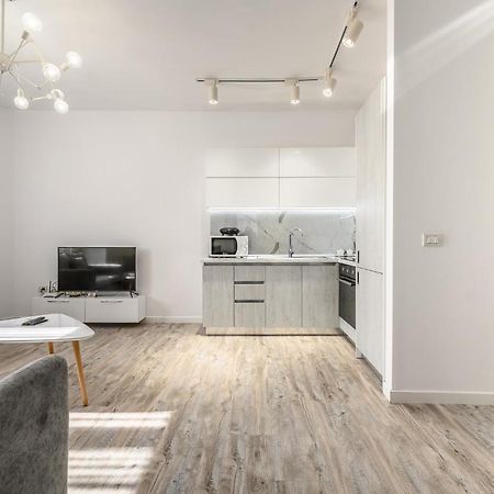 Miku Apartment-Modernly Designed Downtown Tirana Exterior foto