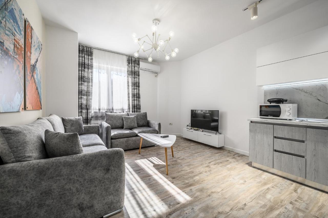 Miku Apartment-Modernly Designed Downtown Tirana Exterior foto